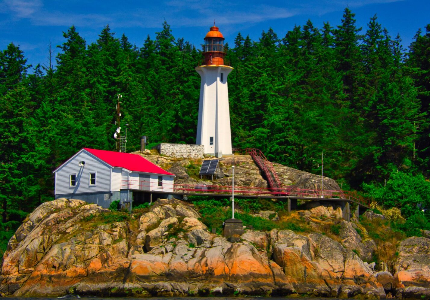 Lighthouse & Trees_DSC_6390_r01_l3_1500x1000q6